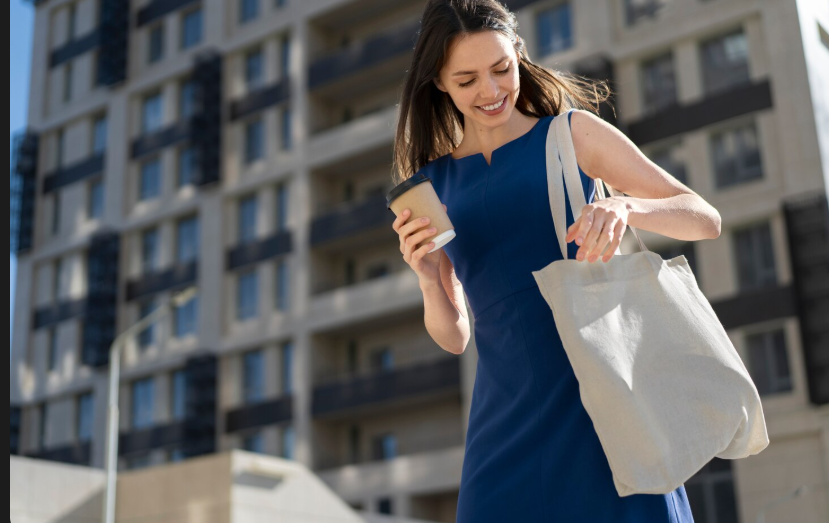 Tu estilo en movimiento: bolsos y bolsos tote esenciales para el día a día