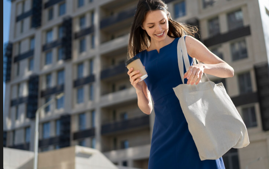 Tu estilo en movimiento: bolsos y bolsos tote esenciales para el día a día